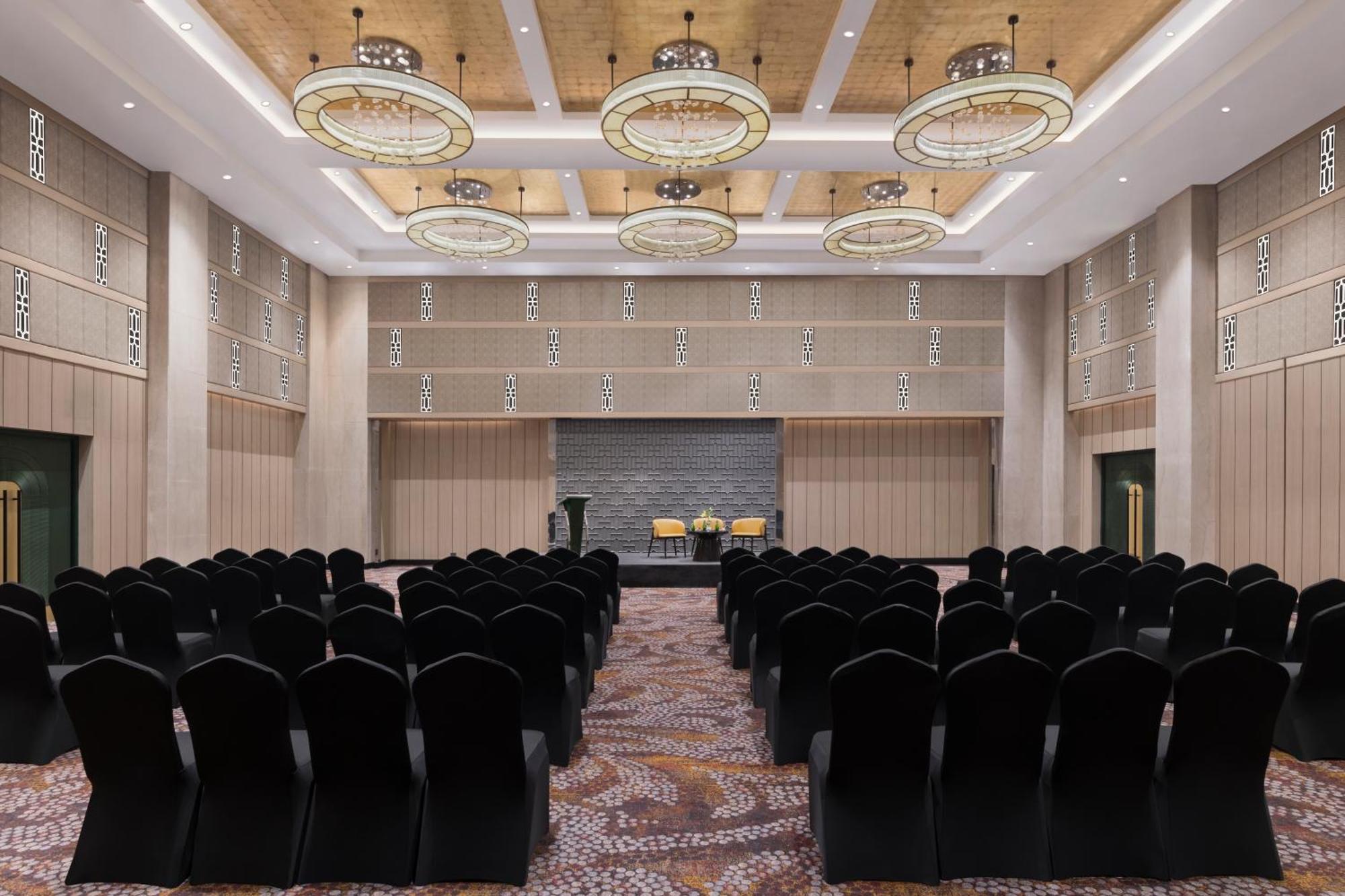 Grand Mercure Agra - An Accor Brand 5*